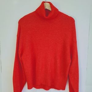 H&M women sweater turtleneck.  XS